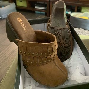 New White Mountain Mules- size 7